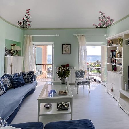 ואראצה Splendido Appartamento Con Vista Mare Su Piazza Dante מראה חיצוני תמונה
