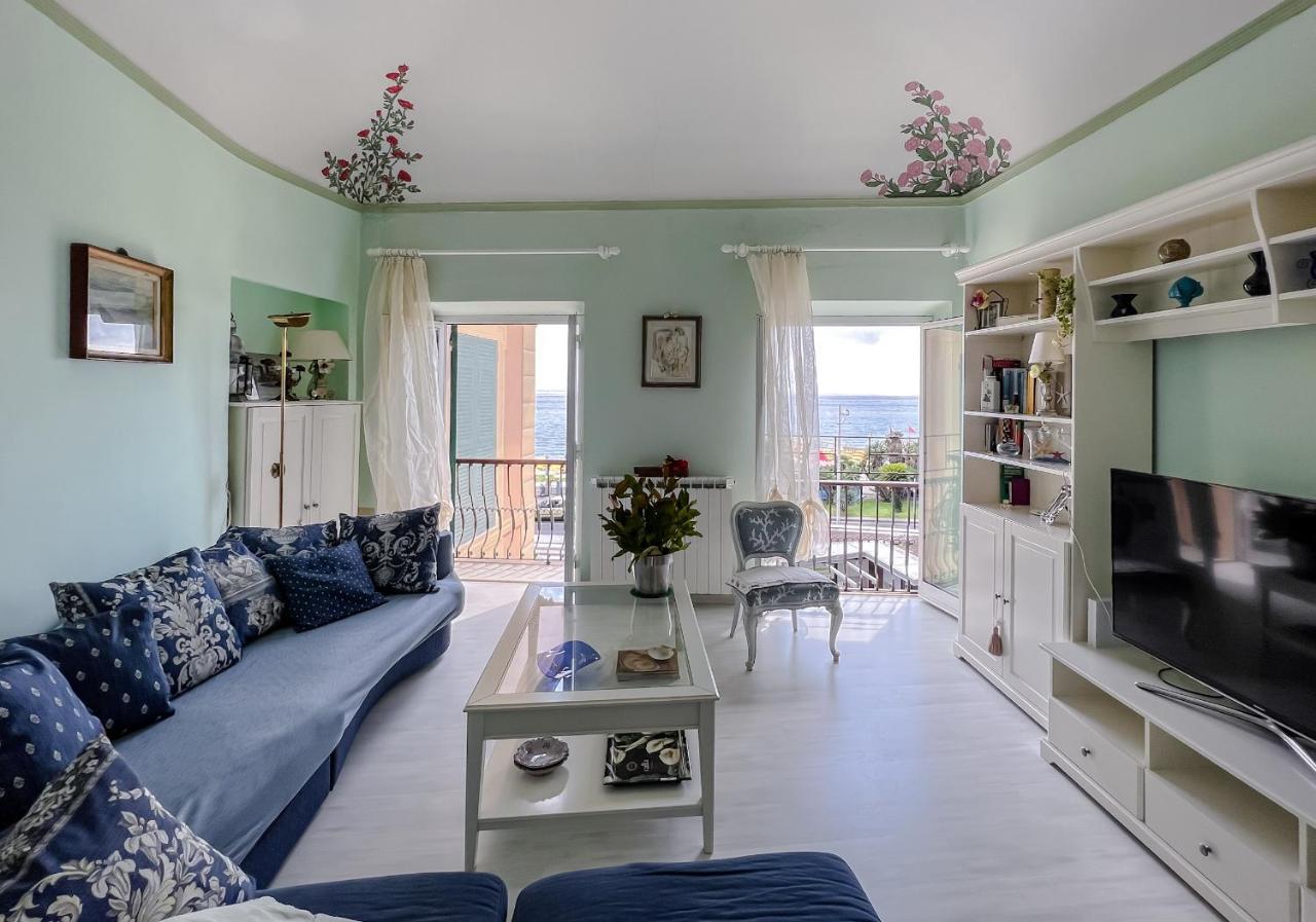 ואראצה Splendido Appartamento Con Vista Mare Su Piazza Dante מראה חיצוני תמונה