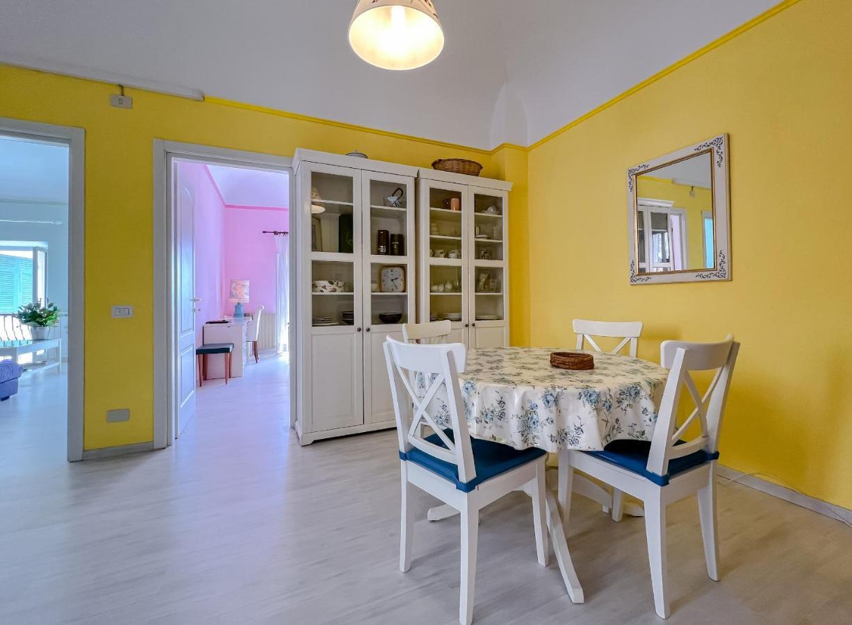 ואראצה Splendido Appartamento Con Vista Mare Su Piazza Dante מראה חיצוני תמונה