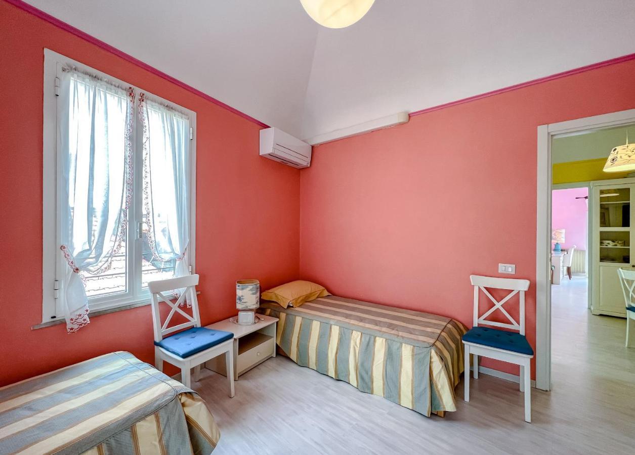 ואראצה Splendido Appartamento Con Vista Mare Su Piazza Dante מראה חיצוני תמונה