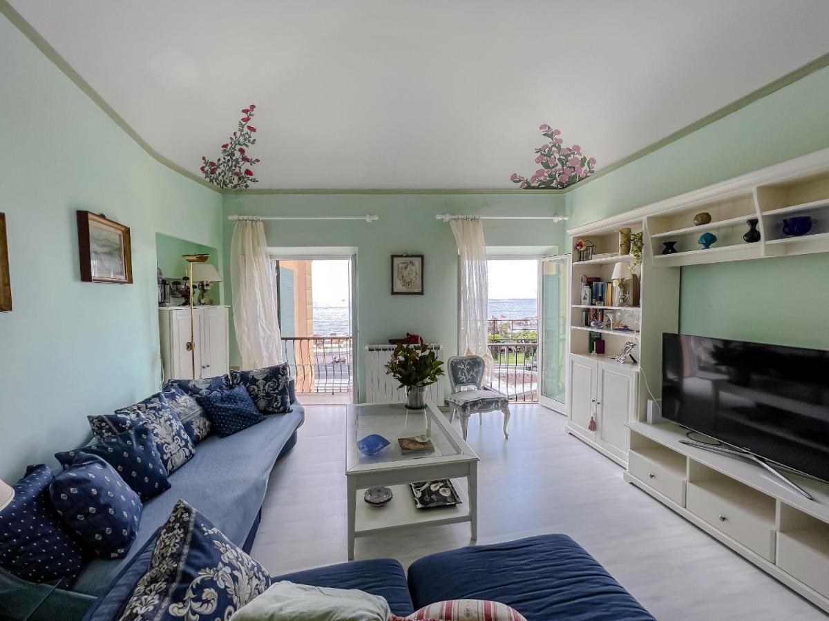 ואראצה Splendido Appartamento Con Vista Mare Su Piazza Dante מראה חיצוני תמונה
